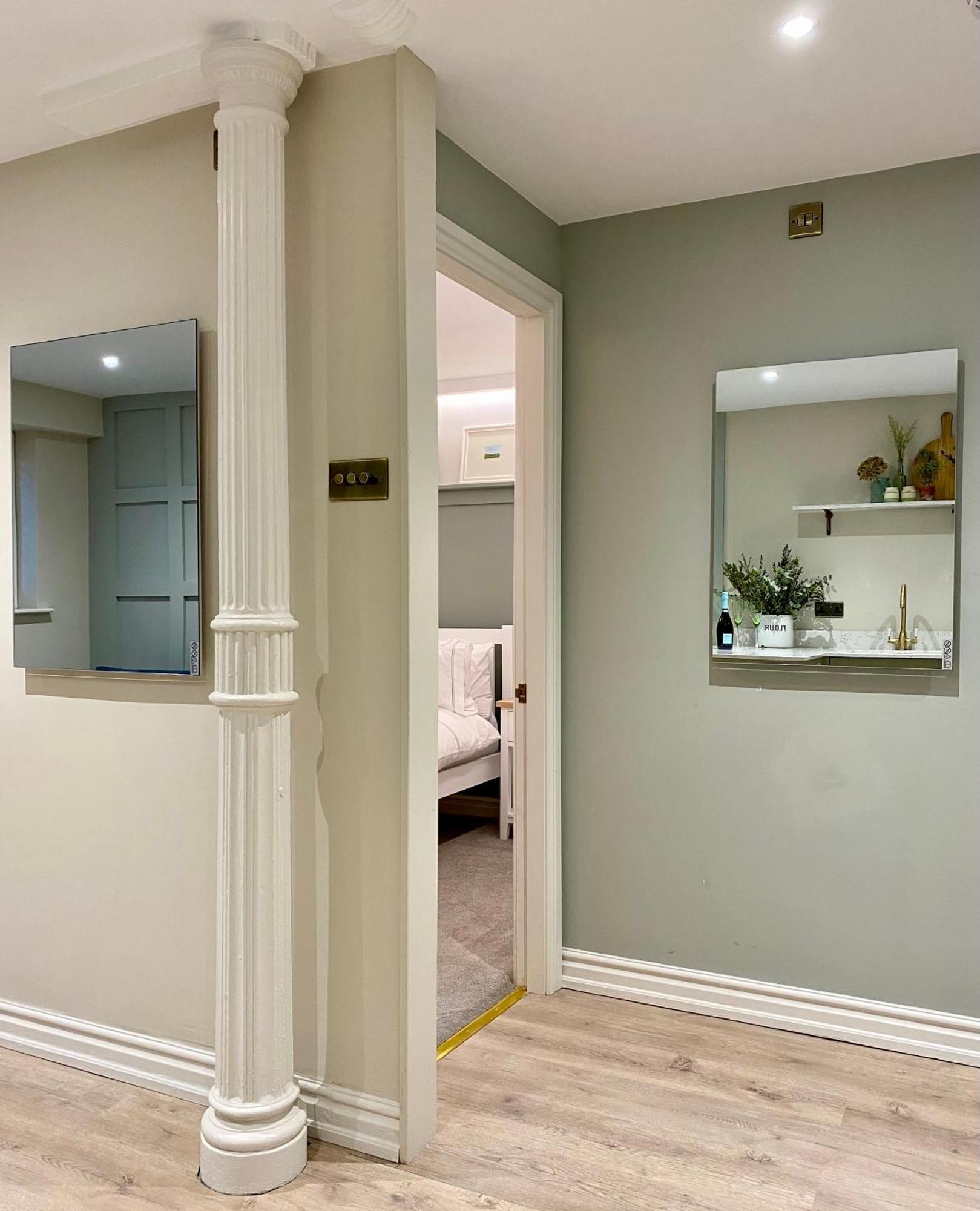 Victoria Bar Walls By Chateau Anna, Central York - Free Parking Extérieur photo